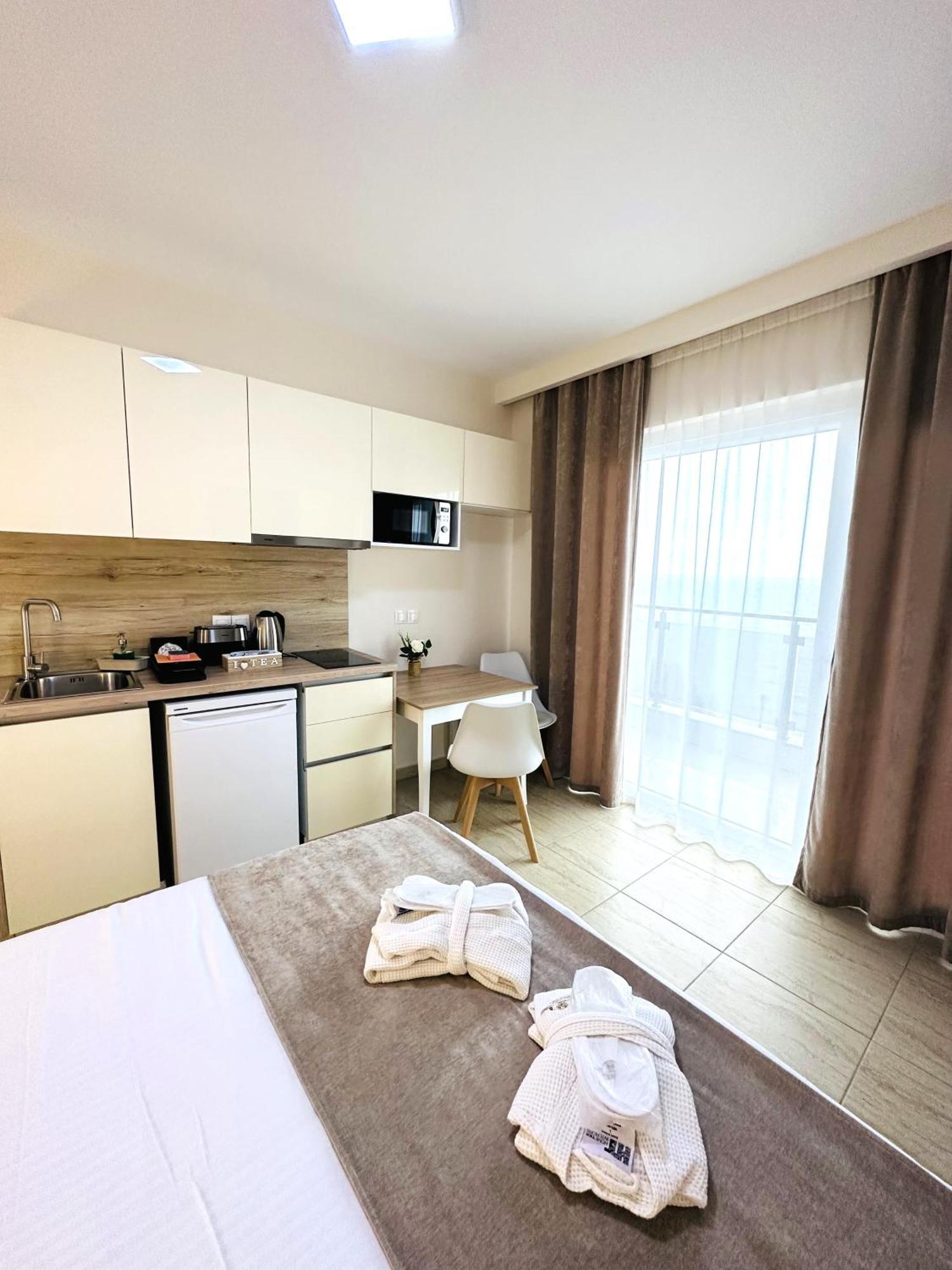 Peraía Navarino Luxe Suites المظهر الخارجي الصورة